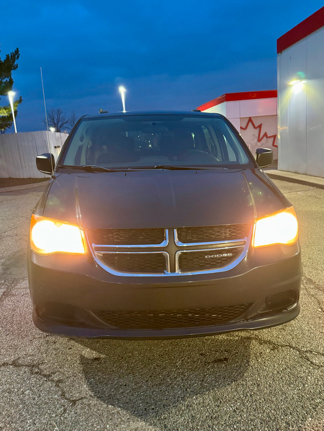 2012 Dodge Grand Caravan SXT - Full Stow & Go in Cars & Trucks in Mississauga / Peel Region - Image 2