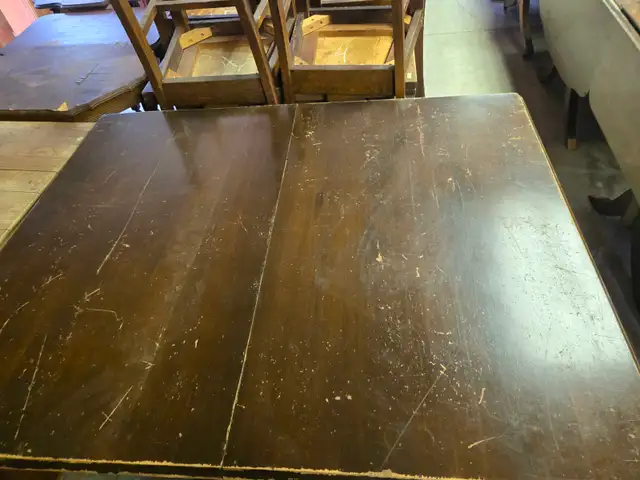 full pedestal dining room table in Dining Tables & Sets in Hamilton - Image 3