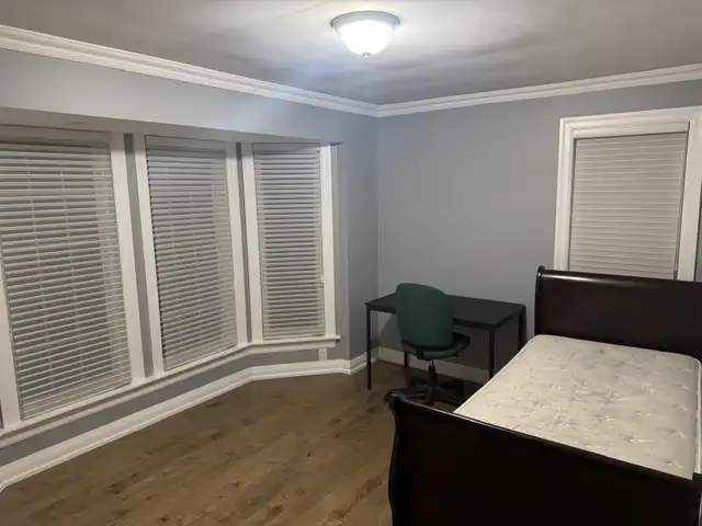 4-Bedroom Sublease in 4-Bedroom House in Short Term Rentals in Kitchener / Waterloo - Image 8