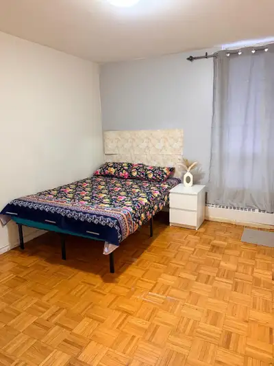 A furnished one bedroom private apartment available from November close to all amenities. Closest su...