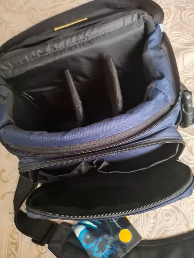 Camera Bag - Nikon Navy Blue in Cameras & Camcorders in City of Toronto - Image 4