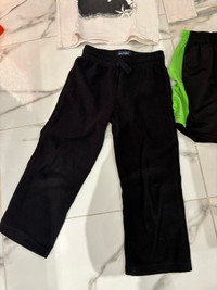 5-6 ans (pantalon polar, bermuda PUMA, chandail manches longues)