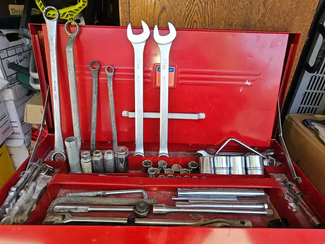 LIKE NEW TOOLS-WRENCHES COMBINATION OPEN & CLOSED RATCHET FLEX in Hand Tools in Calgary - Image 8