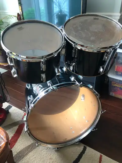 Bass drum + two toms, View more