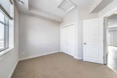 2 bedroom Townhouse Large south facing Balcony. A/C  $1750
