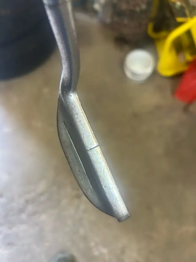 Wilson Staff 8813 putter in Golf in Mississauga / Peel Region - Image 6