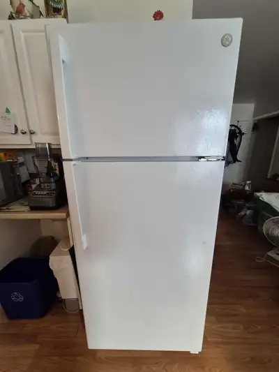 refrigerateur payer $1360 laisse a $500 ferme , View more