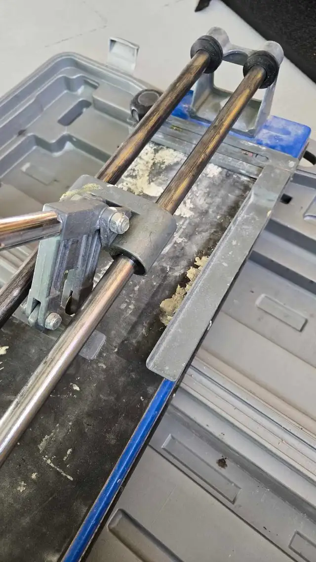 Ceramic Tile Cutter in Hand Tools in Nanaimo - Image 5