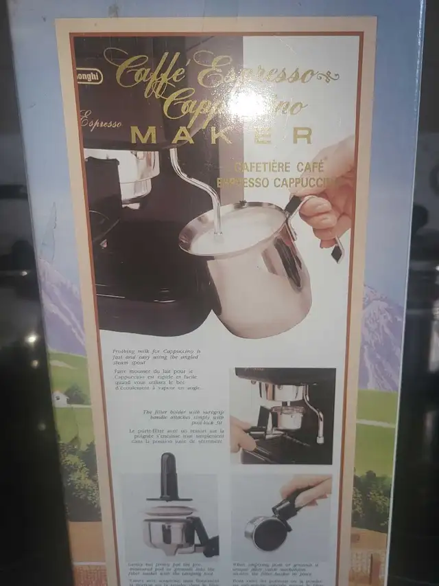 DeLonghi Espresso Cappuccino Maker in Coffee Makers in Mississauga / Peel Region - Image 4