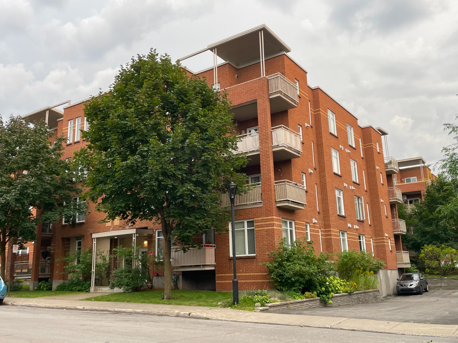 Grand condo 2 chambres — photo 1