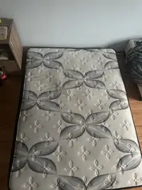 Queen size mattress 