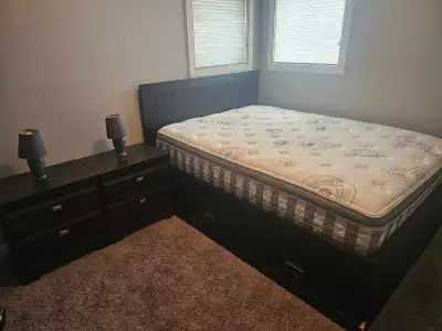 Full Bedroom Set w/Double Size Mattress, View more