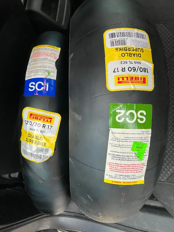 Pirelli Diablo Supercorsa V4 tires rear 180/55/17 120 street dot in Other in Barrie - Image 11