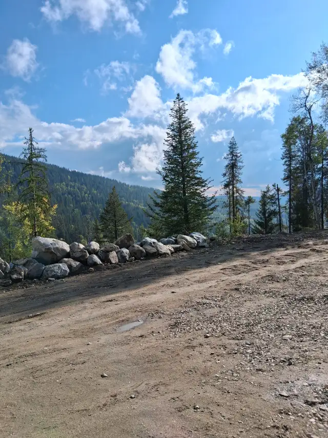 RV pad rental. Full hook up 10 mins from down town Vernon. in Short Term Rentals in Vernon - Image 5
