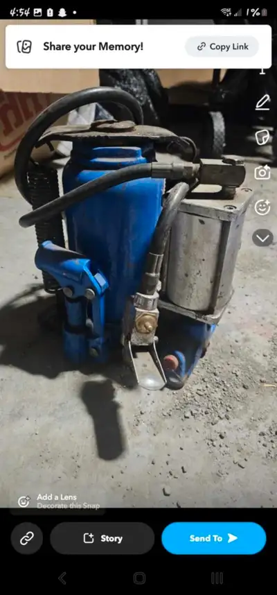 30 ton pump jack perfect for heavy duty lifting working perfectly in good condition $300 priced to s...