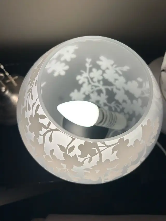 Ikea lamp $40, KNUBBIG Table Lamp 7” Tall Blossom Whit in Indoor Lighting & Fans in Oakville / Halton Region - Image 4