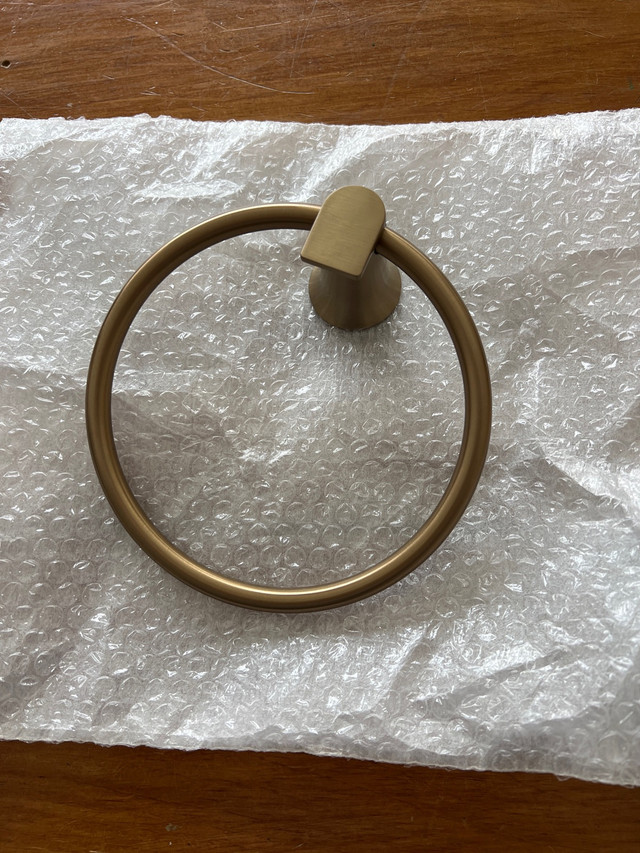 Morning Genta Gold Towel Ring  in Other in Mississauga / Peel Region - Image 2