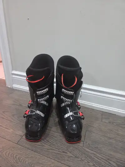 Ski boots, View more