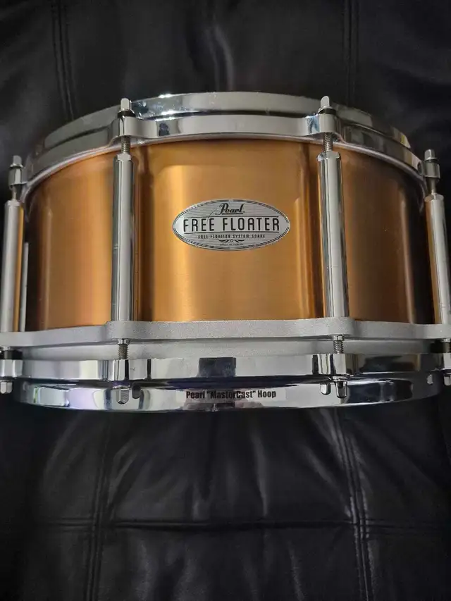 pearl Phosphor bronze freefloating snare drum  in Drums & Percussion in Oshawa / Durham Region - Image 2