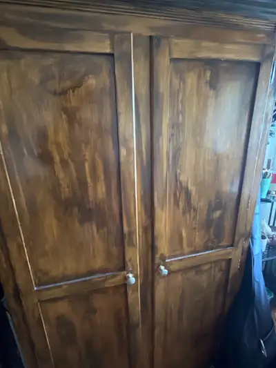 FREE- GRATUIT wooden armoire 