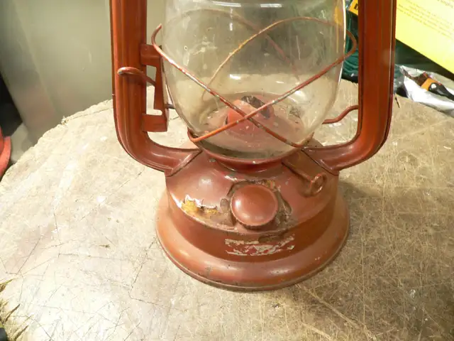 Several antique items at various prices64840240402051125