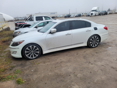 2013 GDI V8 5.0 R SPEC GENESIS trade for cash and 4cyl