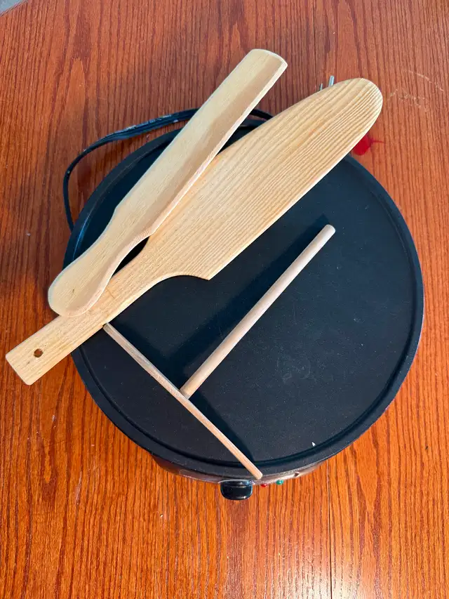 Crepe Machine in Other in Ottawa - Image 2