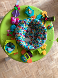 Chaise  bébé - centre d’ activité portaplay - Saucer