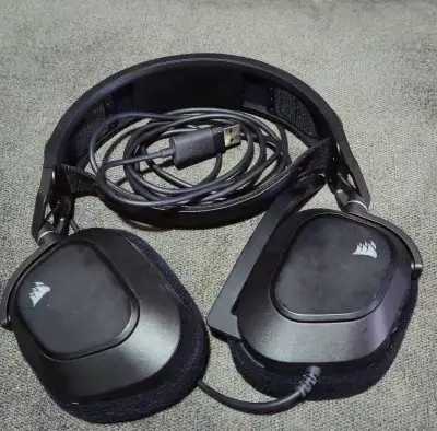 Corsair hs80 usb headphones , View more