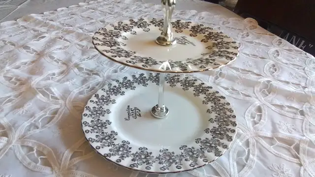 BONE CHINA TIER TIDBIT PLATE STAND 25TH ANNIVERSARY ROYAL ALBERT63804731996675120
