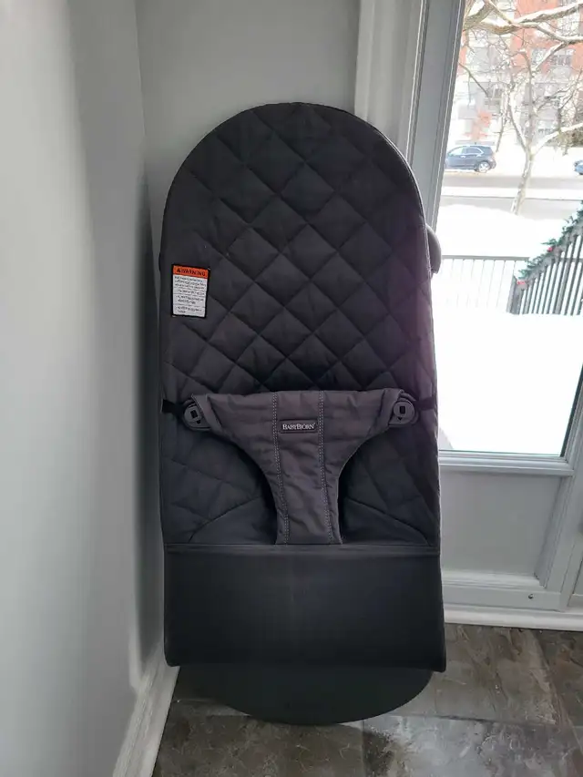 babybjorn bouncer - siège sauteur in Playpens, Swings & Saucers in City of Montréal - Image 2