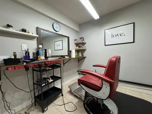 Fully Equipped Private Salon for Rent – 700+ Sq. Ft. | Starting