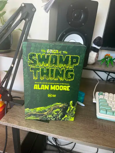 Saga of the Swamp Thing Box Set - Like New Condition, View more
