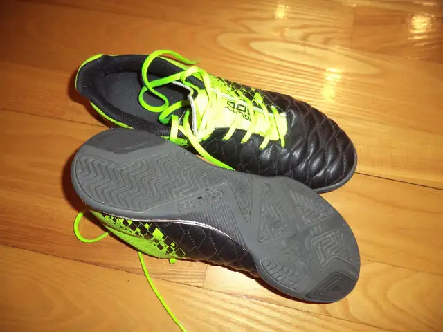 Chaussures et articles de soccer Junior in Soccer in Longueuil / South Shore - Image 10