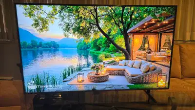Samsung 55” 4K Smart TV – RU8000 Series – Excellent Condition, View more