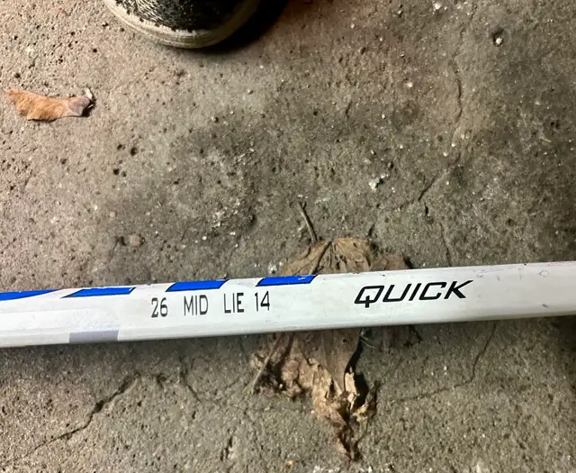 Ritual CR3 Composite SR Goalie Stick in Hockey in City of Toronto - Image 3