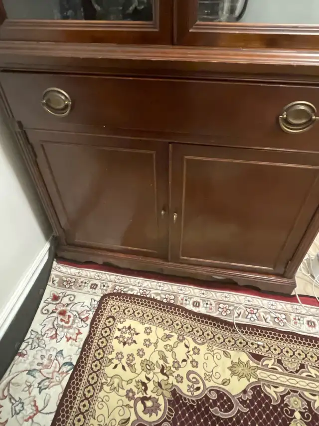 China Cabinet in Hutches & Display Cabinets in City of Toronto - Image 5