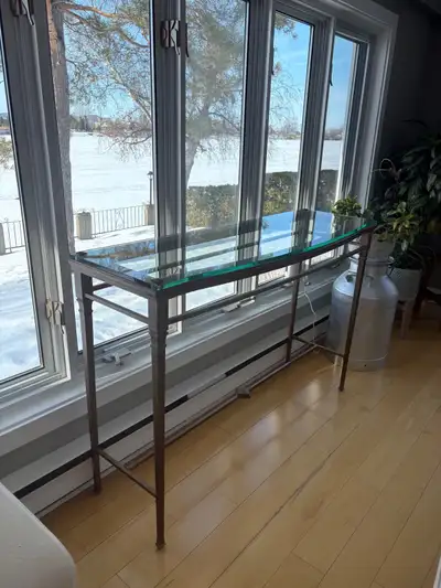 Ensembe de 3 tables en verre et fer forgé doré, View more