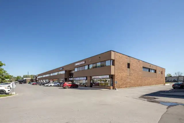 Central-East Industrial Space in Commercial & Office Space for Rent in Ottawa - Image 3