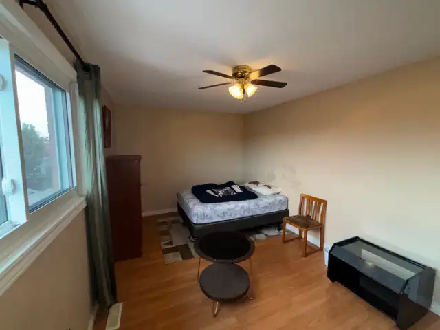 Master bedroom for rent