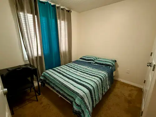 Available for rent now, fully furnished room for lady renter in the mainfloor of a townhouse in Sadd...