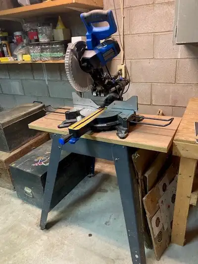 Mastercraft 10" laser guided compound sliding mitre saw with stand in excellent condition.