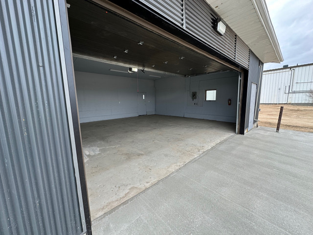 HEATED GARAGE FOR RENT in Storage & Parking for Rent in Moose Jaw - Image 2