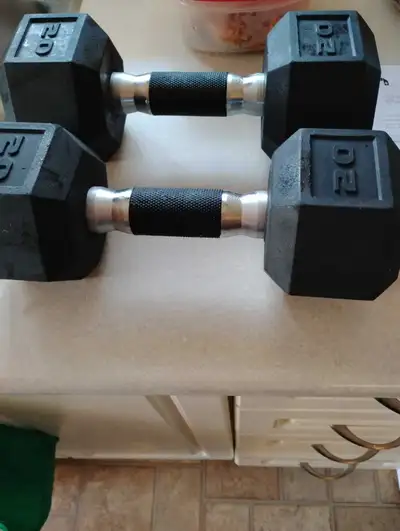 a vendre 30$ les deux neg., View more