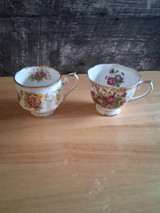 ROYAL ALBERT BONE CHINA CUPS in Kitchen & Dining Wares in Oakville / Halton Region - Image 2