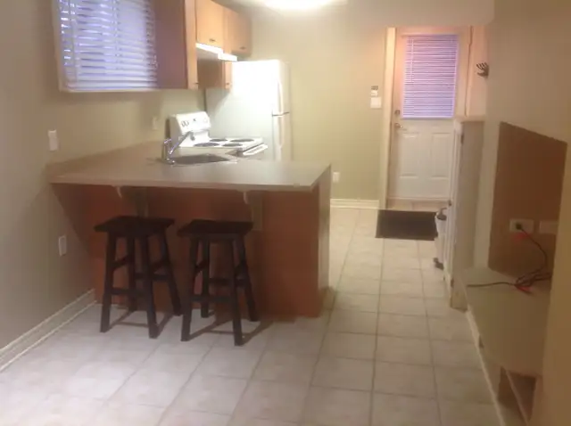 BEAMSVILLE: 1 BEDROON BASEMENT APT: $1250.
