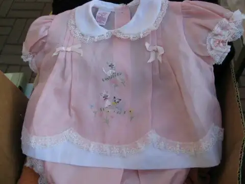 VÊTEMENTS POUR ENFANTS ET BÉBÉS DE COLLECTION  NID D'ABEILLE in Kids & Youth in Laval / North Shore - Image 4