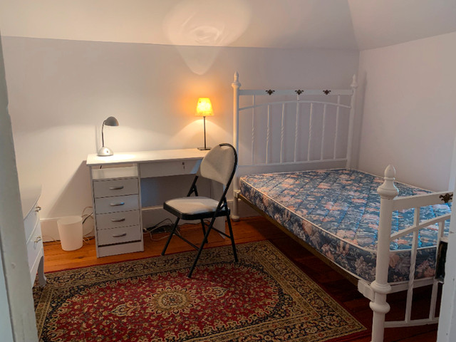 2 rooms for students in Lindsay home - Fleming/Frost in Room Rentals & Roommates in Kawartha Lakes - Image 3