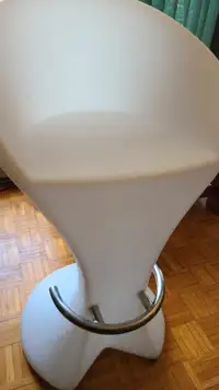 Chaises blanches led couleursplastique 