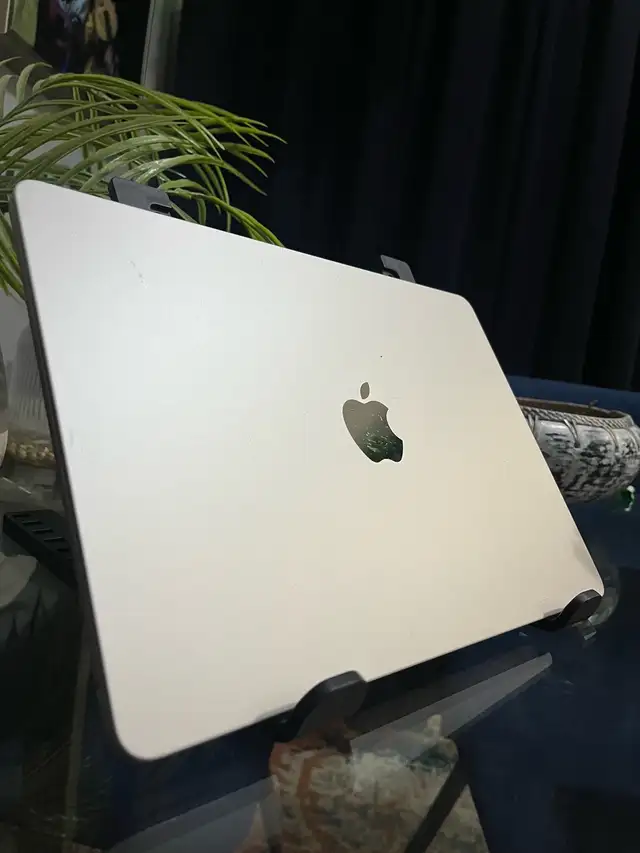 MacBook Air M2 2022 * Great Condition in Laptops in London - Image 8